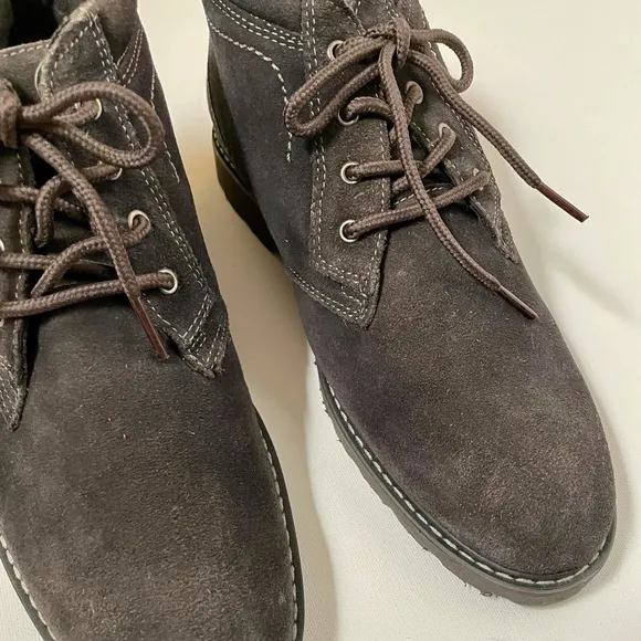 Nunn bush suede chukka boots