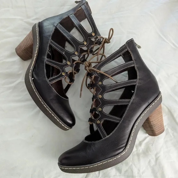NWB L' Artiste Lestatik-B Heeled Boots