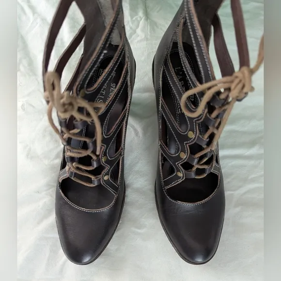 NWB L' Artiste Lestatik-B Heeled Boots