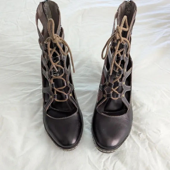NWB L' Artiste Lestatik-B Heeled Boots