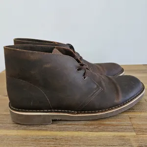 NWOB CLARKS Bushacre ll Mens Dark Brown Suede Lace Up Chukka Boots