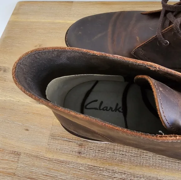 NWOB CLARKS Bushacre ll Mens Dark Brown Suede Lace Up Chukka Boots