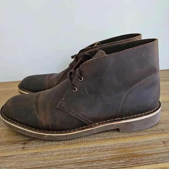 NWOB CLARKS Bushacre ll Mens Dark Brown Suede Lace Up Chukka Boots