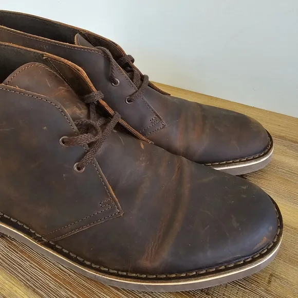 NWOB CLARKS Bushacre ll Mens Dark Brown Suede Lace Up Chukka Boots
