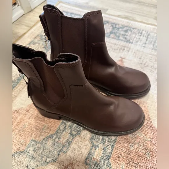 NWOB‎ COLE HAAN Waterproof Boots - 7