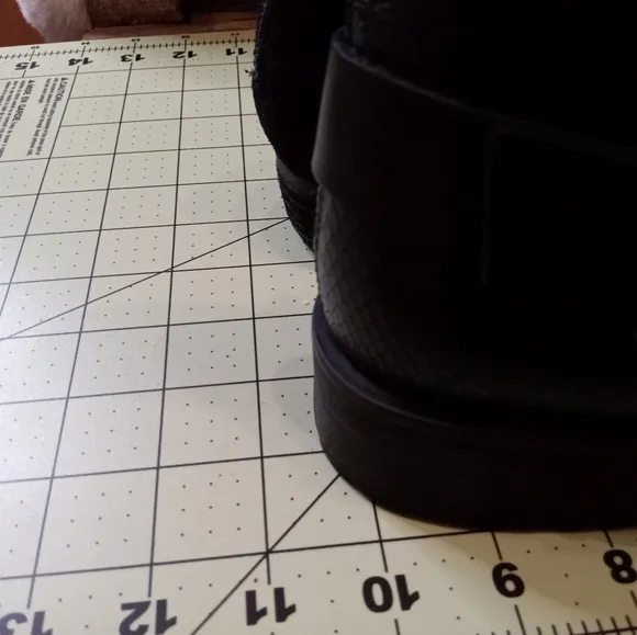 NWOB GEOX Respira Italian Leather Zip Boot