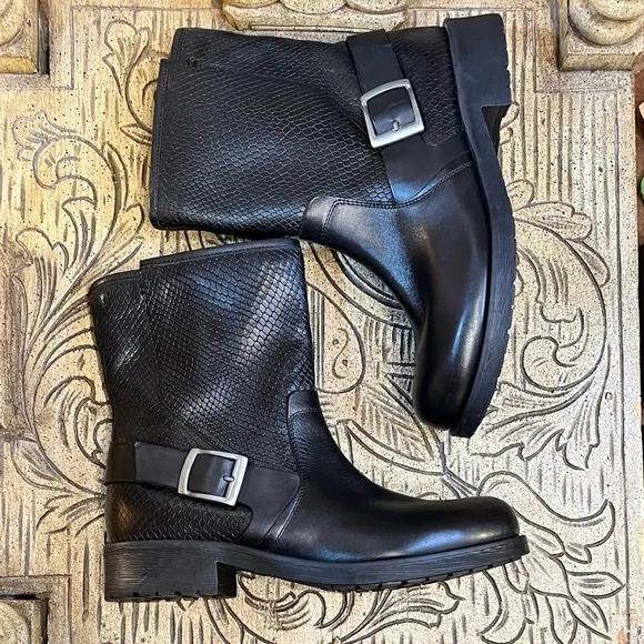 NWOB GEOX Respira Italian Leather Zip Boot