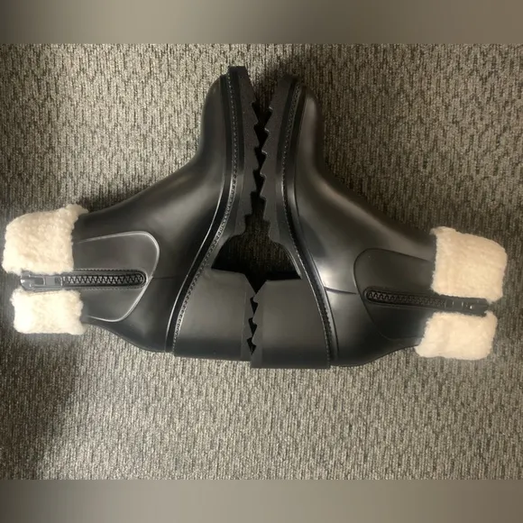 NWOB INC Womens Eadin Faux Leather/Faux Fur Sherpa Trim Rain Boots Womens Size 8