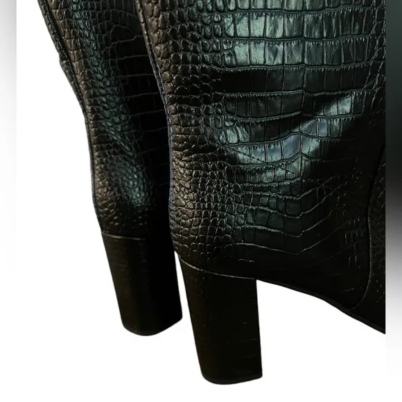 NWOT Aquatalia Luzio Croc Embossed Black Ankle Boots – Sz 9.5