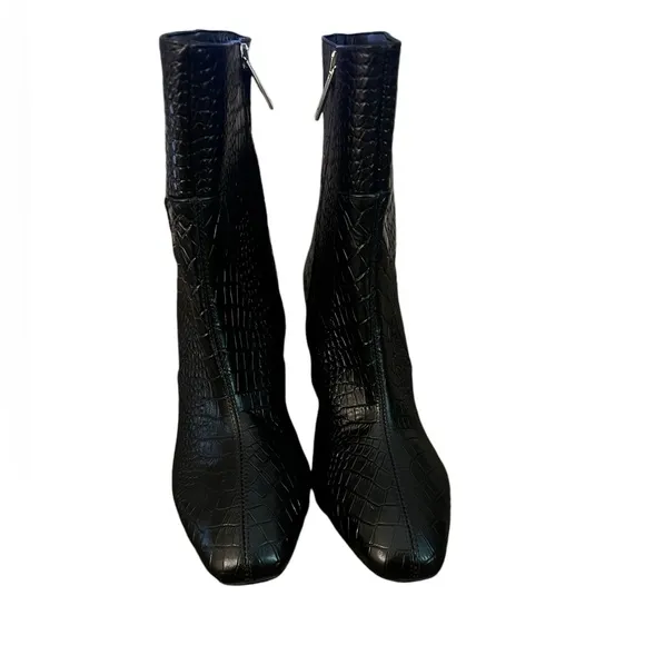 NWOT Aquatalia Luzio Croc Embossed Black Ankle Boots – Sz 9.5