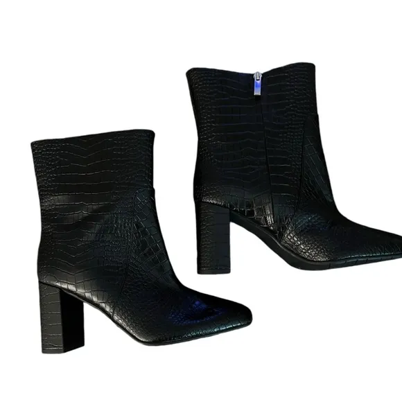 NWOT Aquatalia Luzio Croc Embossed Black Ankle Boots – Sz 9.5