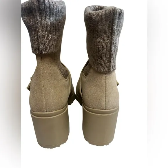 NWOT Blondo Waterproof Beige Platform Sock Boots 8.5