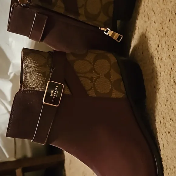 NWOT Coach Dean Booties Leather Boots Brown &amp; Tan Gold Coach Logo Accents! New!