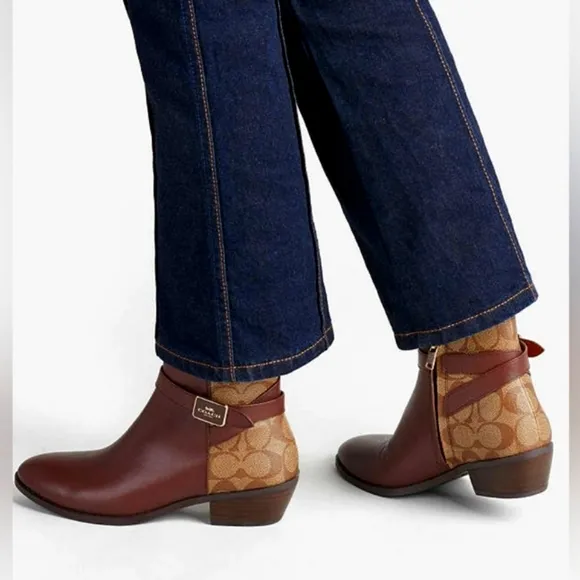 NWOT Coach Dean Booties Leather Boots Brown &amp; Tan Gold Coach Logo Accents! New!