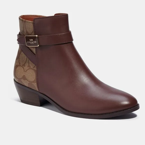 NWOT Coach Dean Booties Leather Boots Brown &amp; Tan Gold Coach Logo Accents! New!