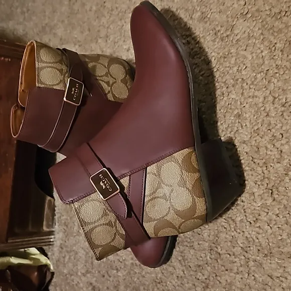 NWOT Coach Dean Booties Leather Boots Brown &amp; Tan Gold Coach Logo Accents! New!
