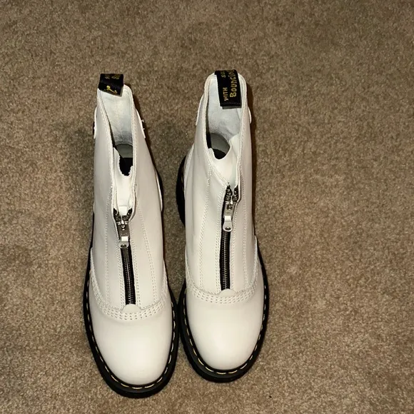 NWOT DR. MARTENS White Leather Women's Boots