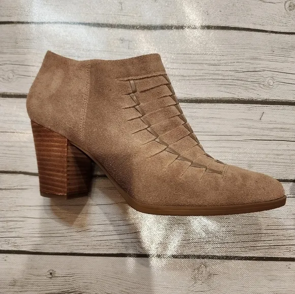 Nwot  Franco Sarto Dimona Woven Suede Ankle Shooties Booties in Camel Size 9