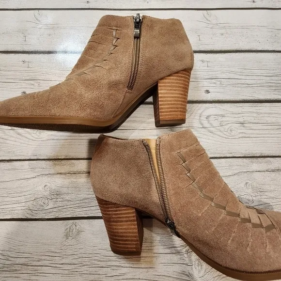 Nwot  Franco Sarto Dimona Woven Suede Ankle Shooties Booties in Camel Size 9