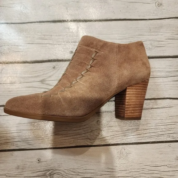 Nwot  Franco Sarto Dimona Woven Suede Ankle Shooties Booties in Camel Size 9