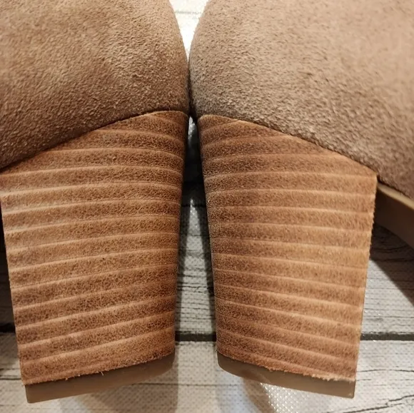 Nwot  Franco Sarto Dimona Woven Suede Ankle Shooties Booties in Camel Size 9