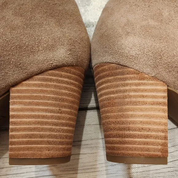 Nwot  Franco Sarto Dimona Woven Suede Ankle Shooties Booties in Camel Size 9