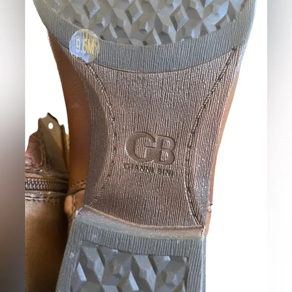 NWOT Gianni Bini tall riding boots, size 9.5