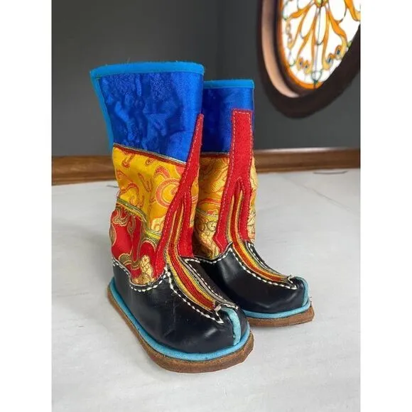 NWOT Handmade Colorful Mongolian Boots - Kids (Approx. Size 4 -see measurements)