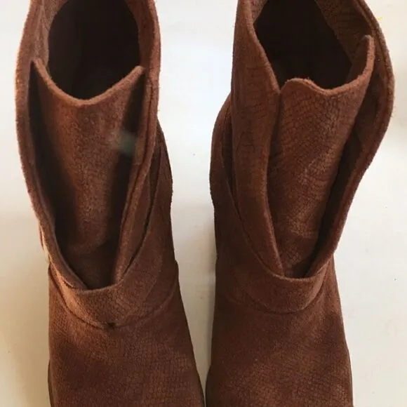 NWOT Isola Leather Boots