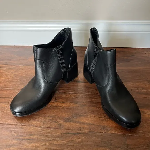 NWOT Lucky Brand Black Quinlee Leather Ankle Boots-Size 8