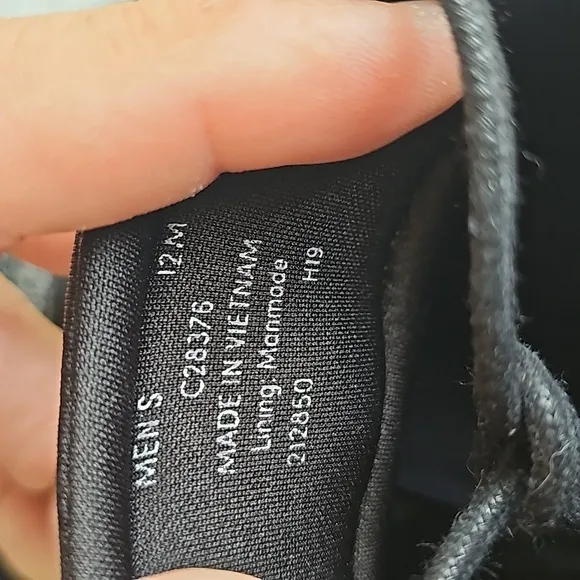 NWOT The Box Cole Haan Zerogrand Stitchlite Chukka Boots.
