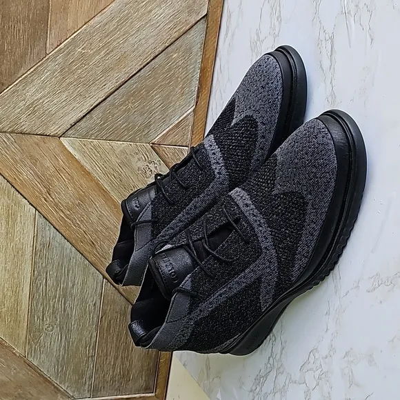 NWOT The Box Cole Haan Zerogrand Stitchlite Chukka Boots.