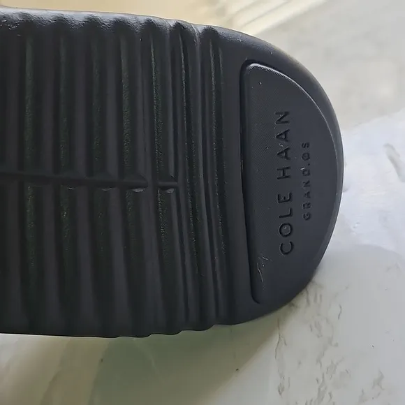 NWOT The Box Cole Haan Zerogrand Stitchlite Chukka Boots.