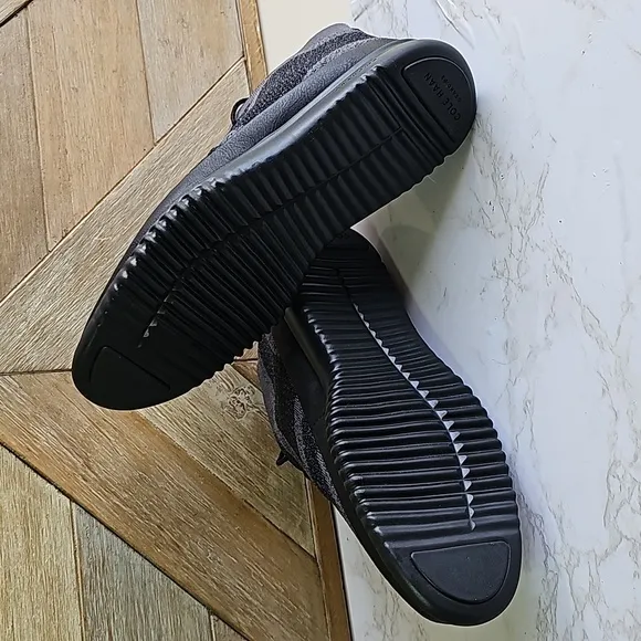 NWOT The Box Cole Haan Zerogrand Stitchlite Chukka Boots.