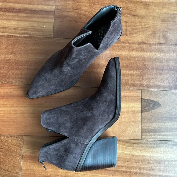 NWOT Vince Camuto ankle boots