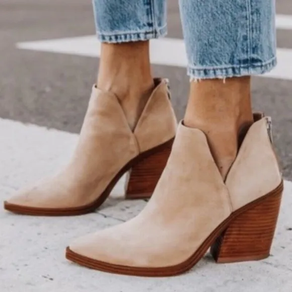 NWOT Vince Camuto ankle boots