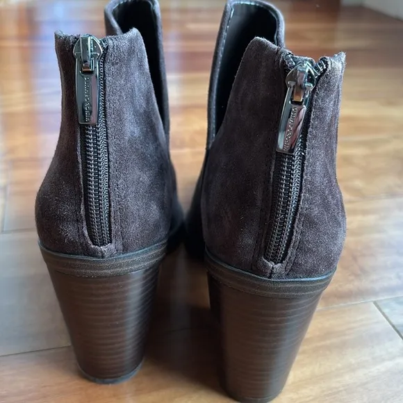 NWOT Vince Camuto ankle boots