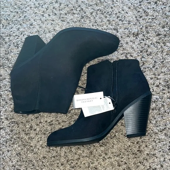 NWT Banana Republic Black Ankle Boots Sz 9