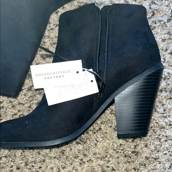 NWT Banana Republic Black Ankle Boots Sz 9