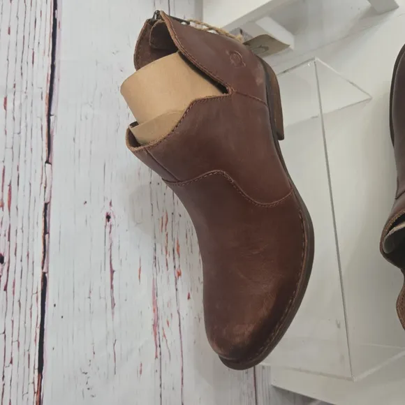 NWT Born Kerri Womens Boots Size 7M