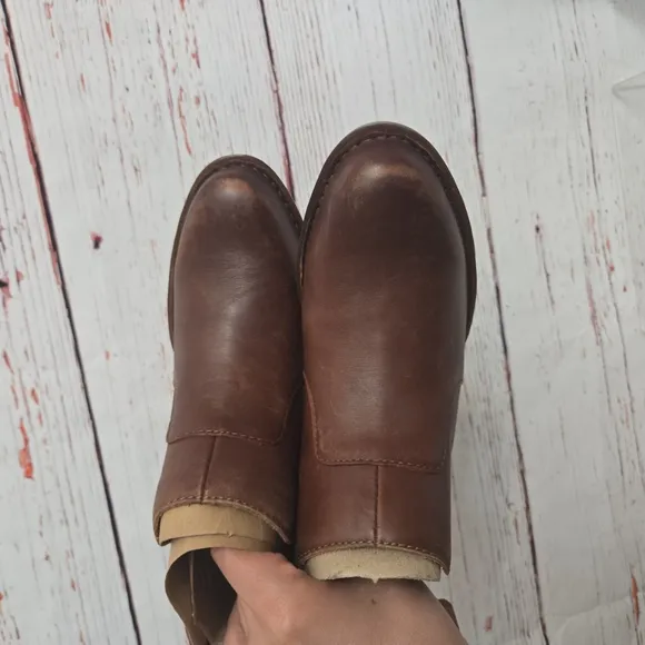 NWT Born Kerri Womens Boots Size 7M