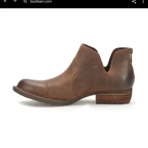 NWT Born Kerri Womens Boots Size 7M