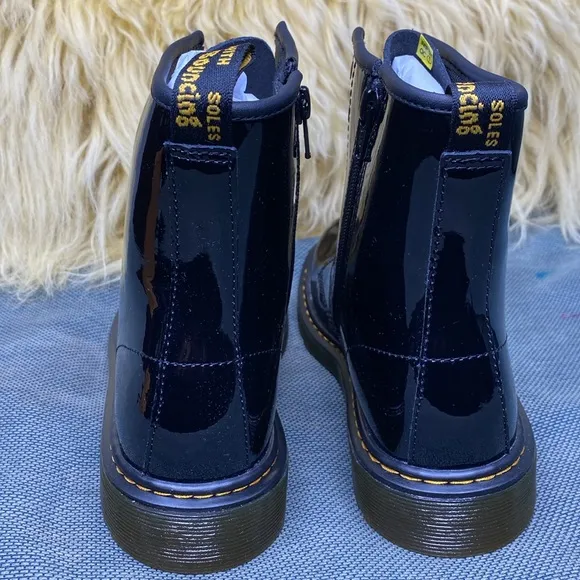 NWT Dr. Martens 1460 Patent Lamper Youth Boots