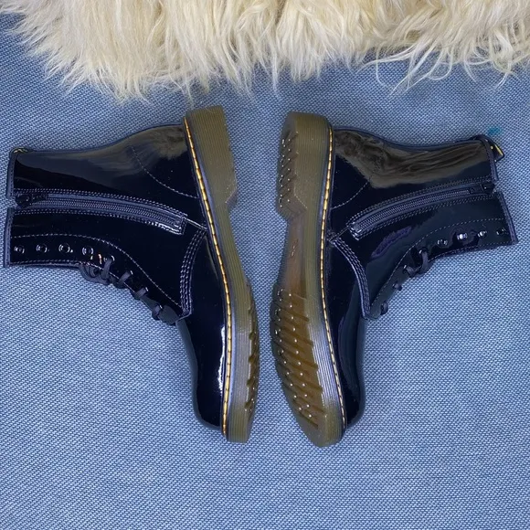NWT Dr. Martens 1460 Patent Lamper Youth Boots