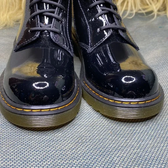 NWT Dr. Martens 1460 Patent Lamper Youth Boots