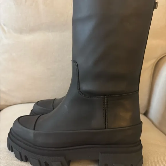 NWT Ganni Chelsea Black Leather Women's Boots - size 7