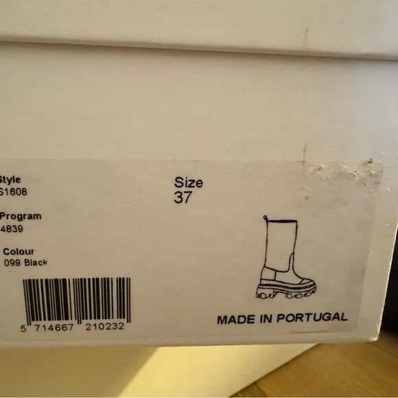 NWT Ganni Chelsea Black Leather Women's Boots - size 7