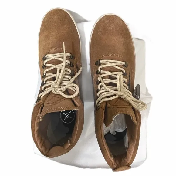 NWT- Inkkas Tan Suede camping boots. Size 12