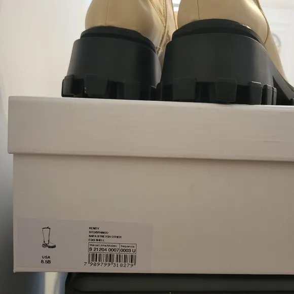 NWT Schutz Leather Boots