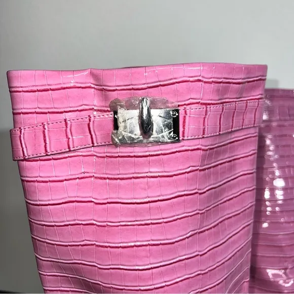 NWT Shane Justin Women's Pink Faux Alligator Wedge Boots Size 9.5